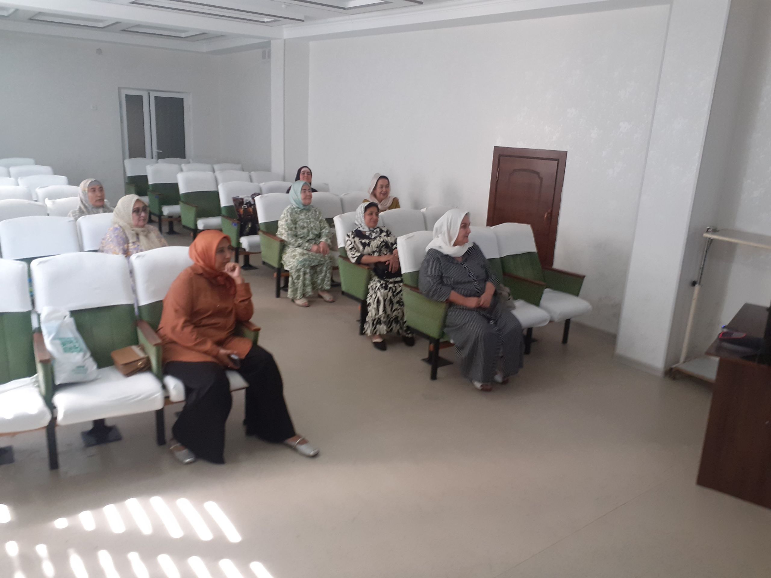 O‘zbekiston va Tojikiston shifokorlari “Xalqaro Konsilium” loyihasi doirasida onlayn mashg‘ulotlarni boshladilar